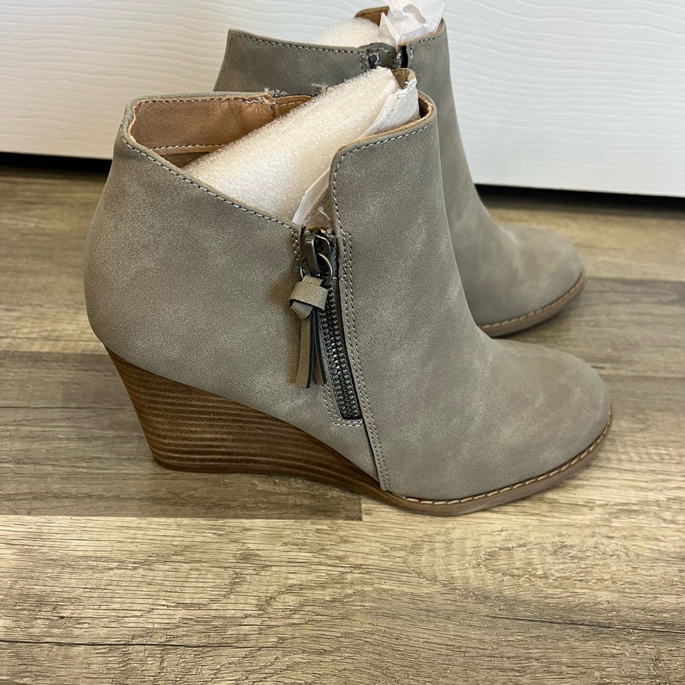 Report grey wedge booties